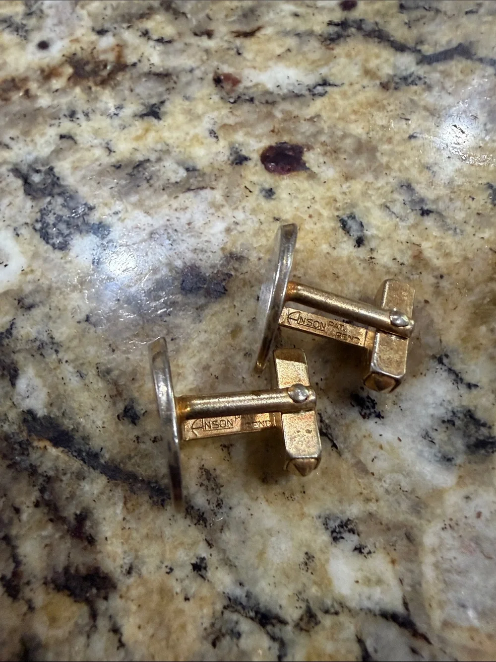 Classic Gold Oval Men’s Cufflinks — Polished Gold Accent